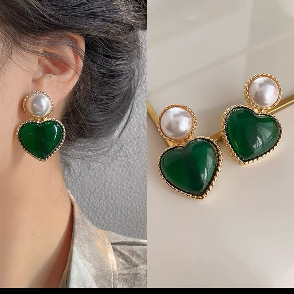 Vintage Antique Style Earrings With Silver Needle